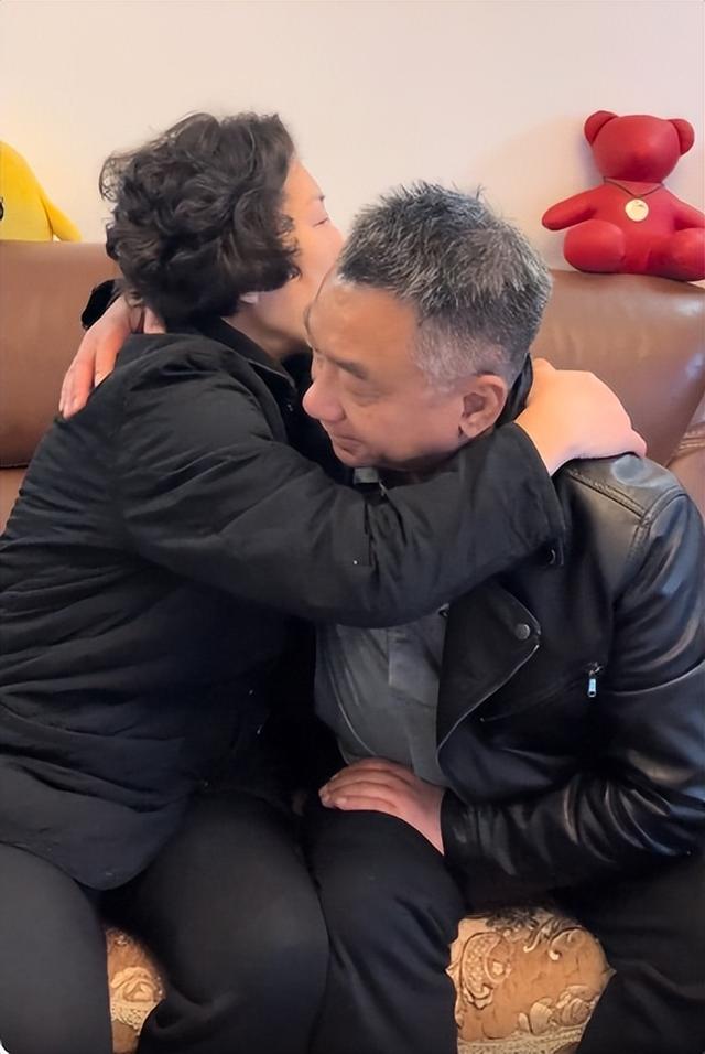 乔任梁意外死亡，乔任梁是什么时候去世的（白发父母怀念他的方式招来谩骂）