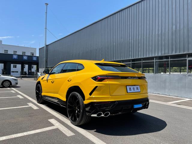 兰博基尼跑车多少钱一台，兰博基尼跑车多少钱一台汽车（兰博基尼行情也不行了）