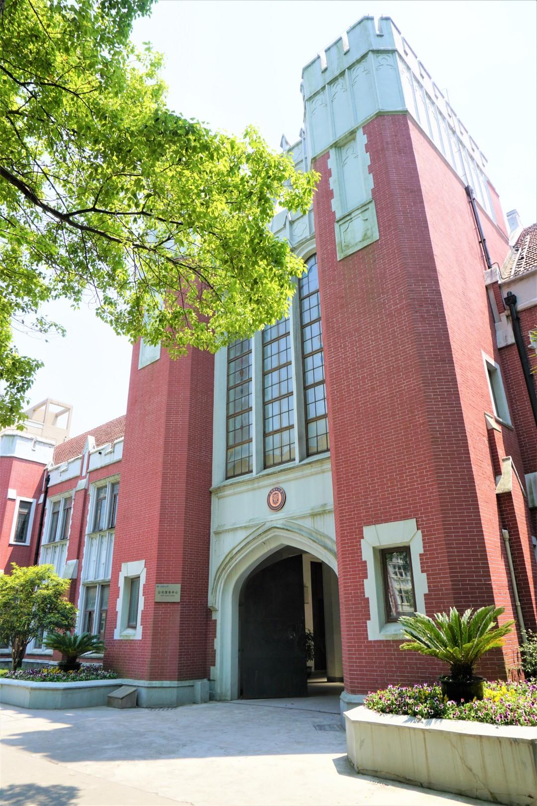 上海理工大学是几本（上海理工大学是魔都高校中的小确幸）