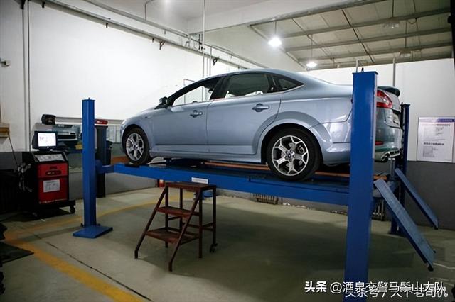 轮胎上的数字和字母是什么意思，拖拉机轮胎上的数字和字母是什么意思（这些汽车隐藏的轮胎知识）