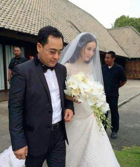 杨幂刘恺威婚礼直播，杨幂刘恺威婚礼背后的小秘密（笑得最甜的不是新郎新娘）