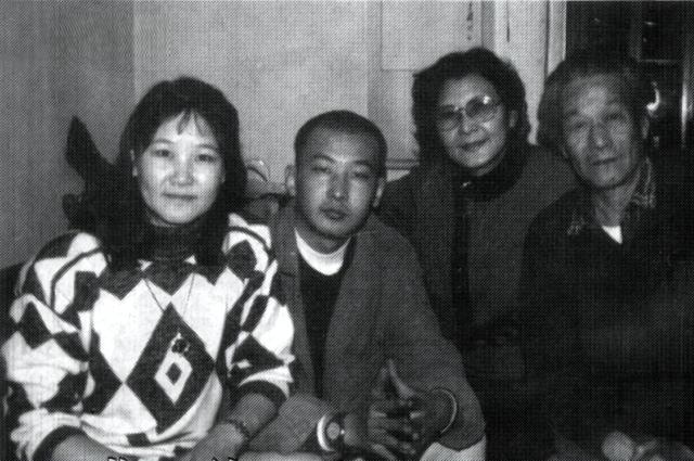 导演管虎个人简历，见证您与妈妈的患难与恩爱