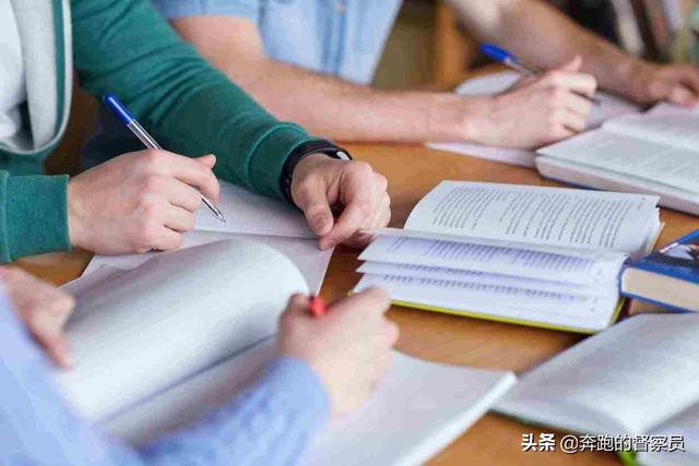 圆柱有哪些特征，圆柱有哪些特征五年级（六年级数学圆柱的认识专题讲解+例题解析）