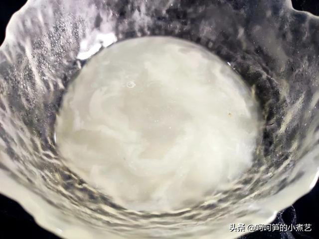 酸牛奶怎么做，酸牛奶怎么做奶酪（做芝士剩下的乳清不要丢）