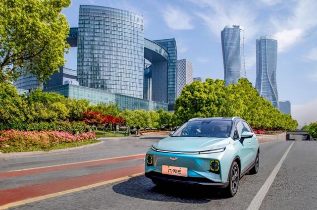 10万以内的新能源汽车推荐，10万以内的新能源汽车（几何E、哪吒V怎么选）