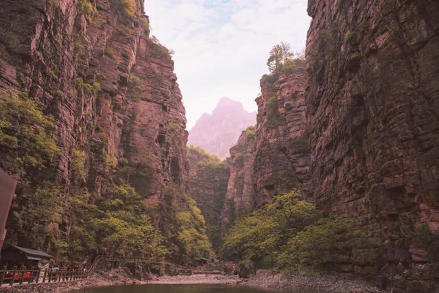 举起手来拍摄地，举起手来拍摄地郭亮村介绍（悬崖上有隐秘古村）