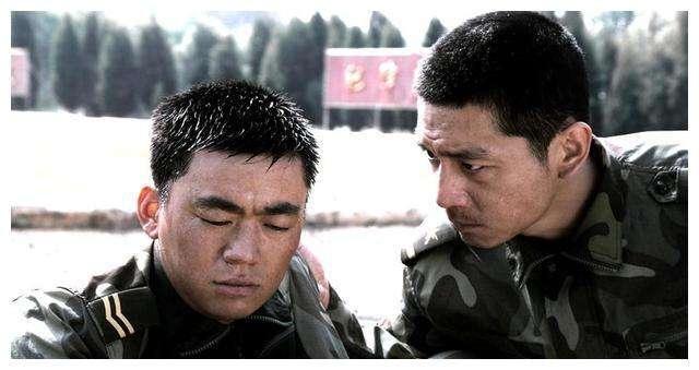 1,王宝强饰许三多,陈思诚饰成才,段奕宏饰袁朗,张译饰史今,邢佳栋饰