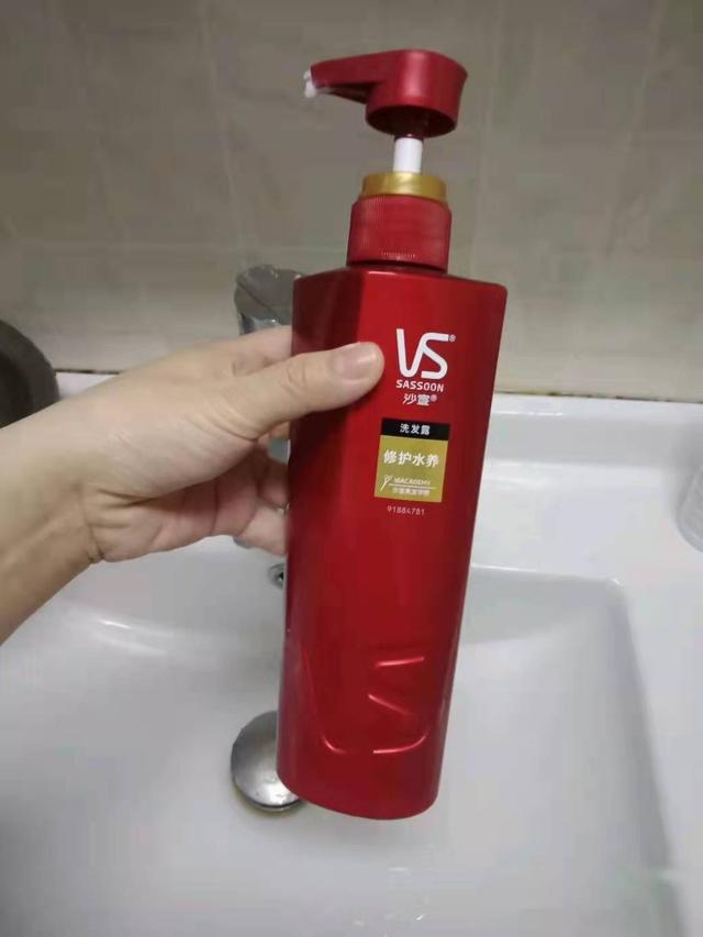 什么洗发水最香，什么洗发水留香持久（洗发水踩雷：沙宣洗后头发太涩）