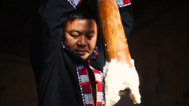 打糍粑是什么意思，武汉话打糍粑是什么意思（贵州乡村年味浓）