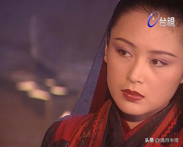 何美钿经典古装形象，一对比颜值差距就出来了