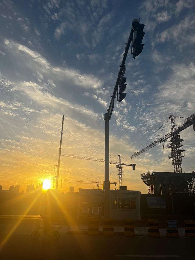 关于熬夜的精辟句子，熬夜经典短句（明知熬夜不好）