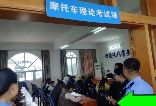 电摩驾驶证怎么考，骑电动摩托车怎么考驾证（考个摩托驾照得多少钱）