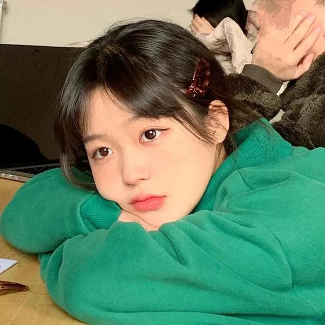 微笑女生头像微信，微笑女生头像（美女微信头像#）