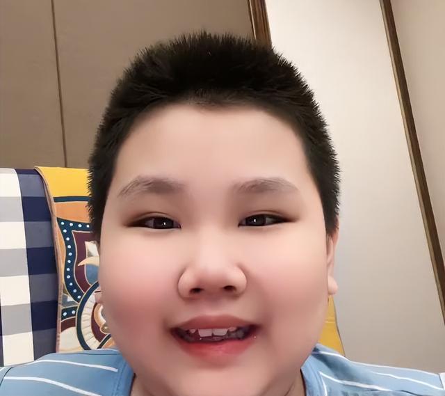 郭德纲四个夫人，郭德纲晒一家四口全家福为爱妻庆生