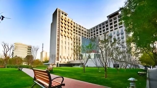 首都医科大学排名，首都医科大学排名全国第几位（北京这所大学很“尴尬”）