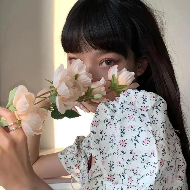 微笑女生头像微信，微笑女生头像（美女微信头像#）