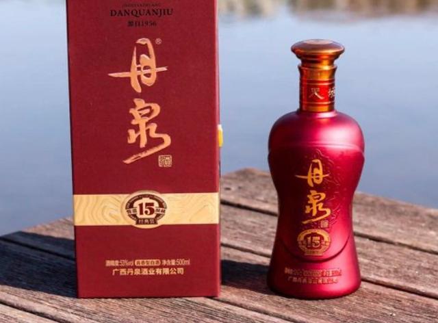 黑蚂蚁泡酒配方，黑蚂蚁泡酒配方文库（广西人的酒桌文化悄然走红）