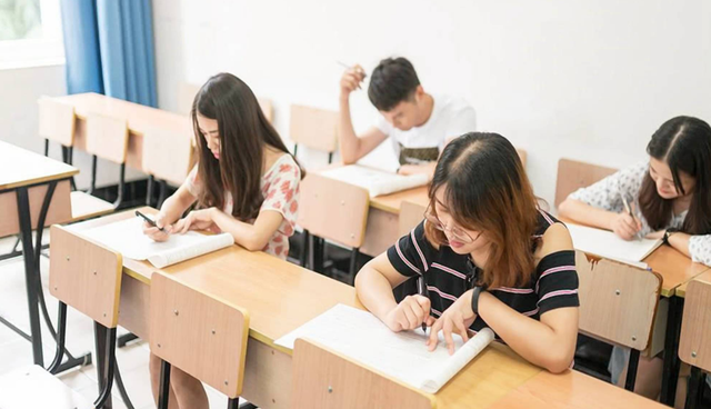 同一所学校一本二本区别（高考考生的疑惑）