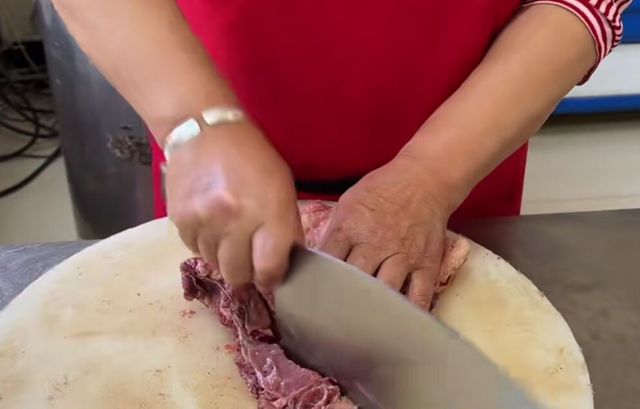 马肉怎么吃，马肉怎么吃好吃请你告诉一声（河北国道边的驴马肉自助）