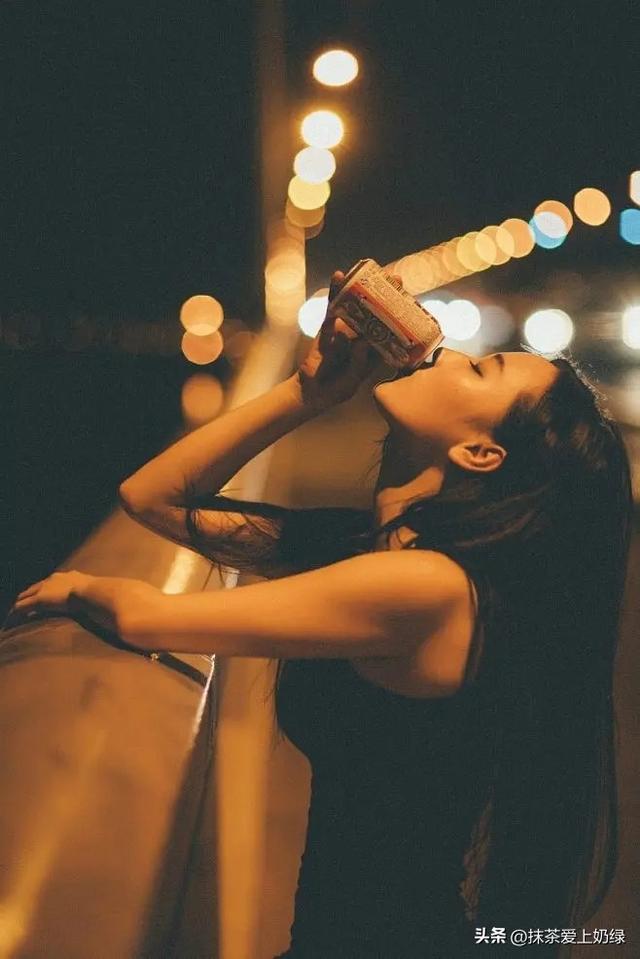 深夜致自己的说说，深夜伤感说说致自己（深夜写给自己的晚安说说）