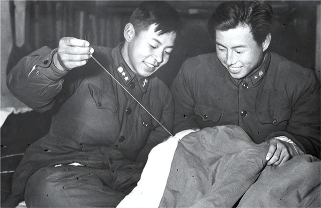 雷锋怎么牺牲的的简单介绍，41年后鉴定人披露事故发生细节