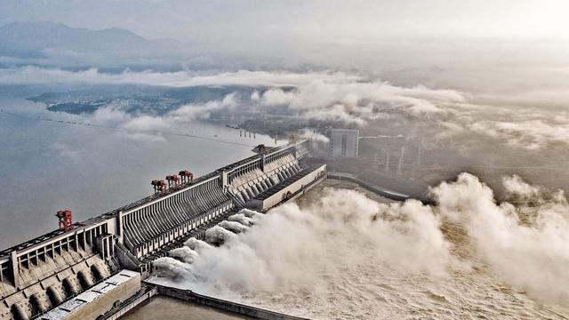 黄河经过哪几个省，黄河河南省境内流经几个省辖市（为啥还放任长江黄河流入大海）