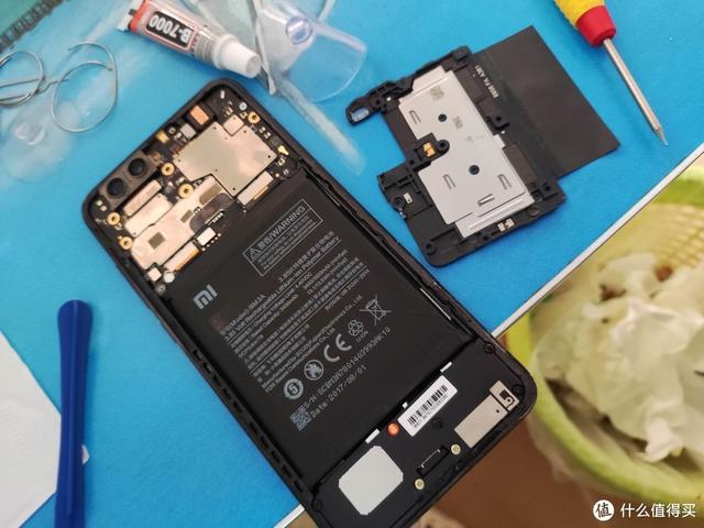 小米手机电量显示怎么设置，小米手机如何设置电量显示方式（给老爸的小米6哥哥换个电池）