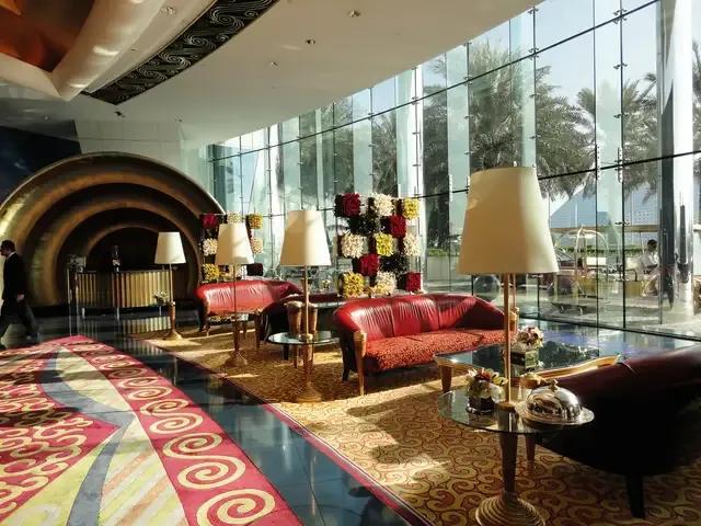 迪拜帆船酒店简介，迪拜帆船酒店介绍（80张高清图带你走进迪拜七星级帆船酒店）