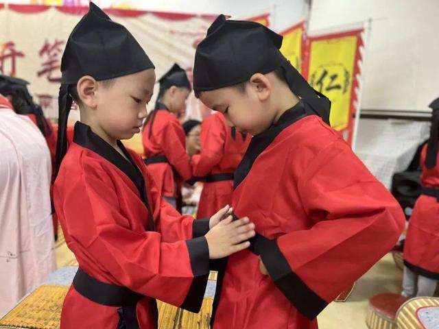 开笔礼祝愿孩子的话，开笔礼家长寄语（诺亚舟森林幼儿园大班开笔礼）