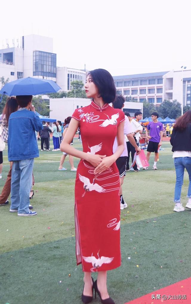 学院风裙子这么搭配秒变校园女神，学院风格裙子（还记得你的初恋吗）