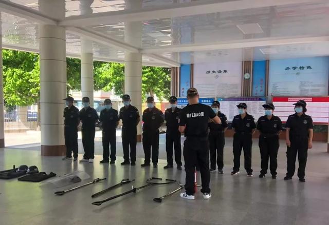  立正的动作要领，军训稍息立正动作要领（优质保安队伍的训练要点） 