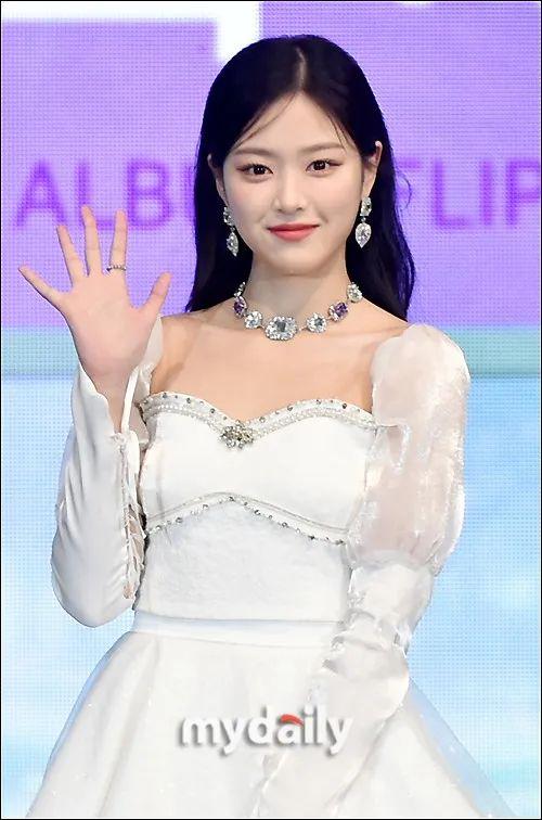 美图美图，美图美图壁纸（肤白貌美大长腿魅力不可小觑）