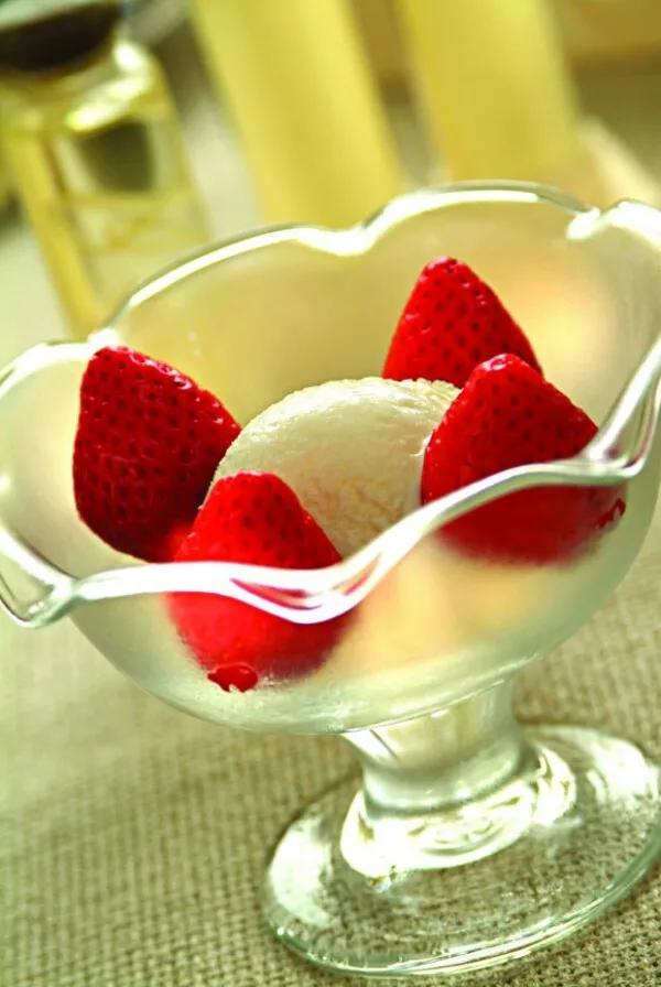 怀孕可以吃冷饮吗，孕妇能吃冷饮吗（怀孕期间总觉得恶心）