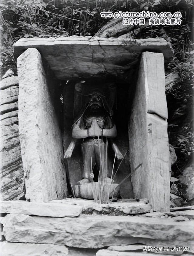 土地庙对联加横批7字，土地庙宇对联七字（旧时的土地庙及其对联）