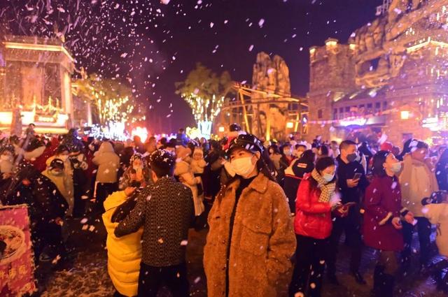 都江堰有什么好玩的旅游景点，都江堰有什么好玩的旅游景点便宜（光影摩天轮、林荫秘境、悬空索桥...都江堰8处超浪漫打卡地）