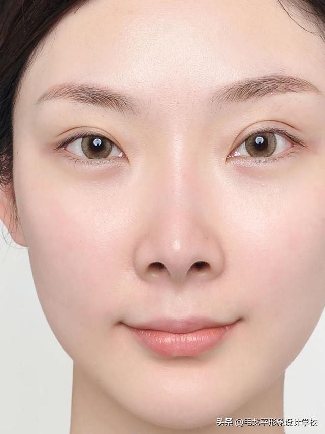 鼻翼太大怎么办，鼻翼太大应该怎么办呢（这样化妆颜值提升10倍）