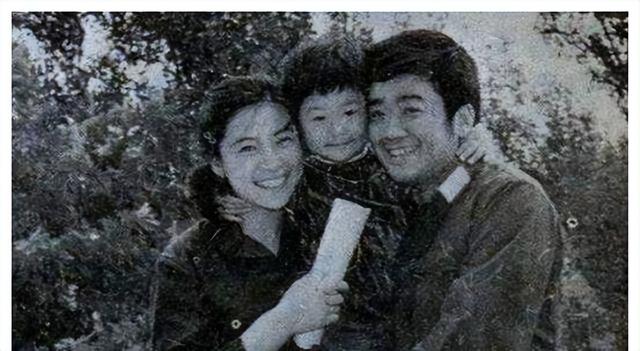 王骁的老婆的近照,王骁老婆结婚照(见证父母50年美满婚姻)