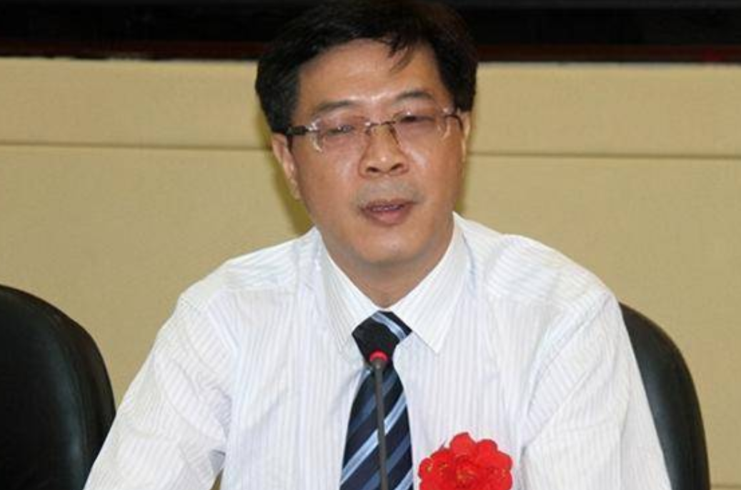 长沙贺龙体育馆（35岁当上市长）