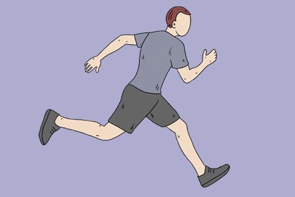 坚持跑步多久身体会出现明显改变，跑步多久身体素质有变化（40出头的男子每天坚持夜跑）