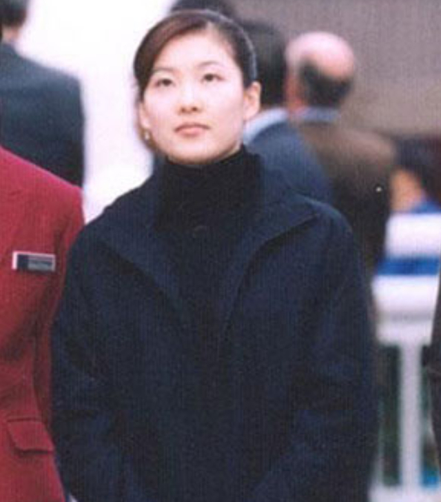 伏明霞的无性婚姻，伏明霞什么时候离的婚（伏明霞24岁嫁50岁富商）