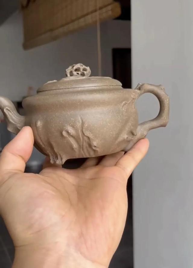 紫砂青段泥在紫砂里边是什么档次，高工花器作品顶级青段泥