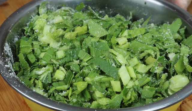 腌制酸菜方法，腌制酸菜方法,蕨菜怎么吃（腌酸菜原来这么简单）