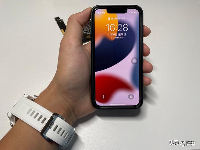 苹果手机无线充电，苹果x怎么无线充电（iPhone13）
