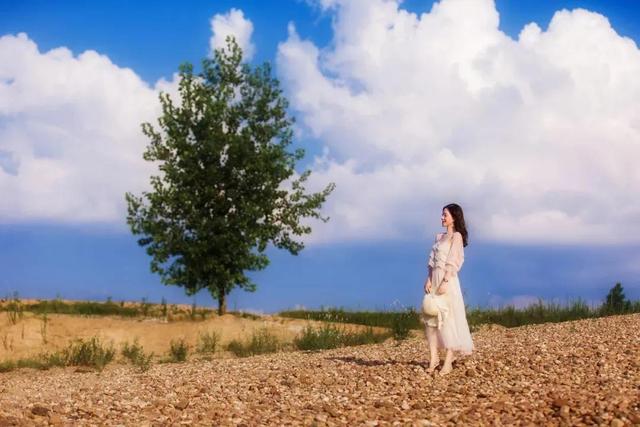 灵魂相似的人一旦相逢，灵魂相似的人一旦相逢必然是会被彼此吸引（总会兜兜转转遇见重逢）