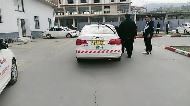 科目二考试规则，科目二考试规则和扣分标准2022（科目二有哪些扣分评判）