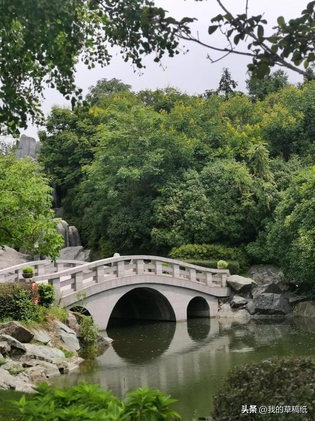 十一假期出游可畅玩银杏湖乐园，湖光山色风景迷人