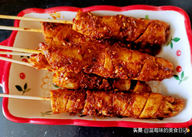 烤面筋的制作方法，微波炉烧烤面筋的制作方法（想吃街边烤面筋的不用出去买）