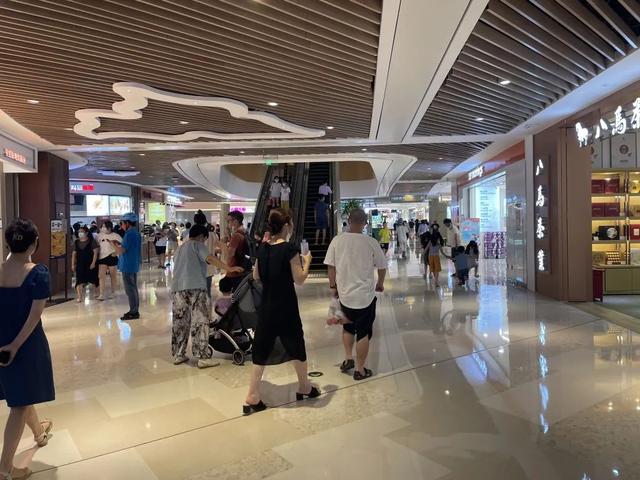 来福士购物中心，重庆来福士购物中心入驻品牌（深圳来福士，雄起）