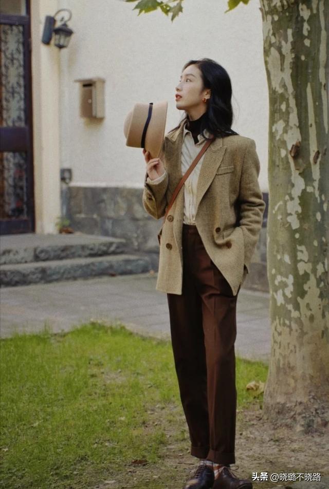 2022年秋冬服装流行趋势，2022年秋冬服装流行趋势图（2022秋冬流行色在这）