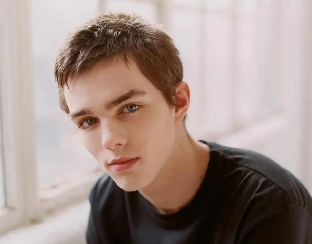 女王的英文单词是什么,女王用单词怎么说(全球最黄暴的女王,回来了) 女王的英文单词是什么,女王用单词怎么说(全球最黄暴的女王,回来了)